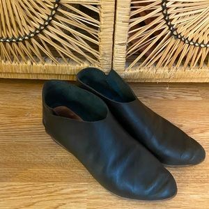 Beautifully handmade Sevilla Smith Terilyn booties size 6.